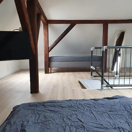 At Randolphs アパート *